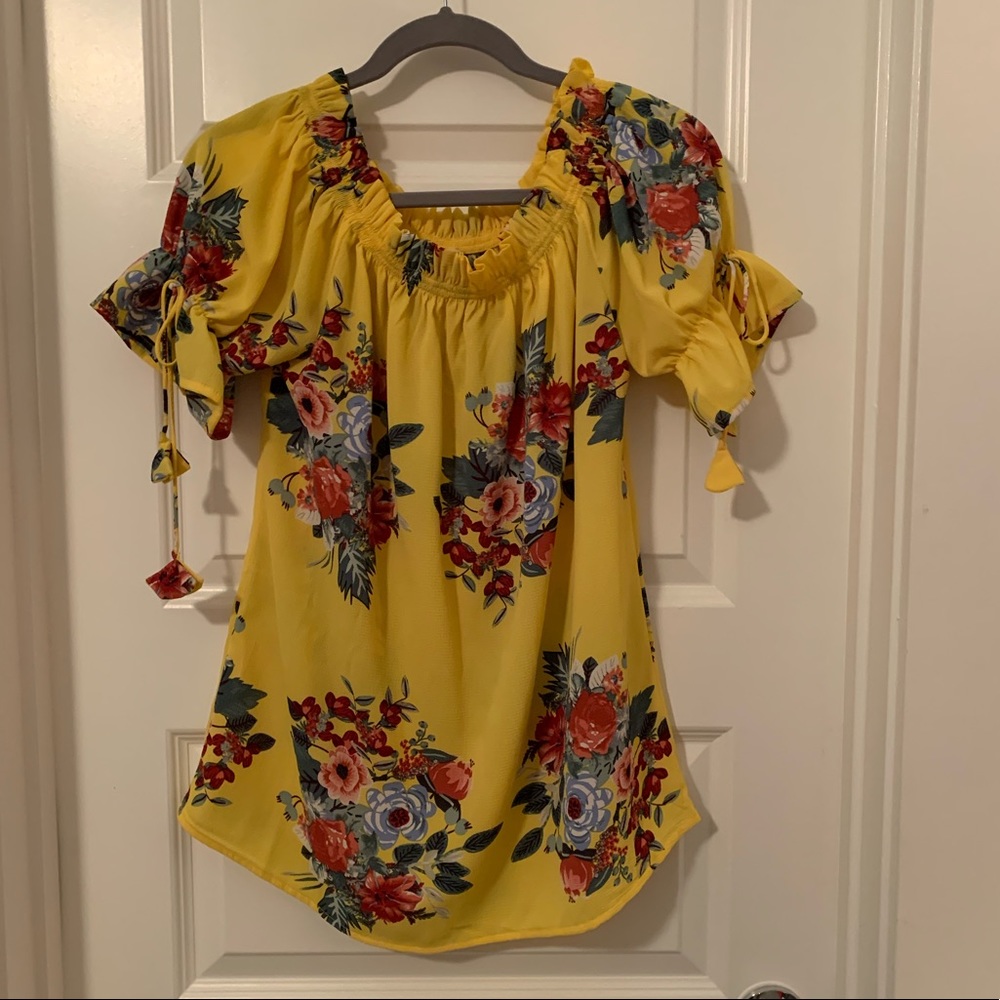 NWOT Floral Blouse